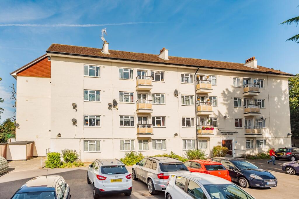 3 bed Apartment for rent in Kingston upon Thames. From Kinleigh Folkard & Hayward - Kingston