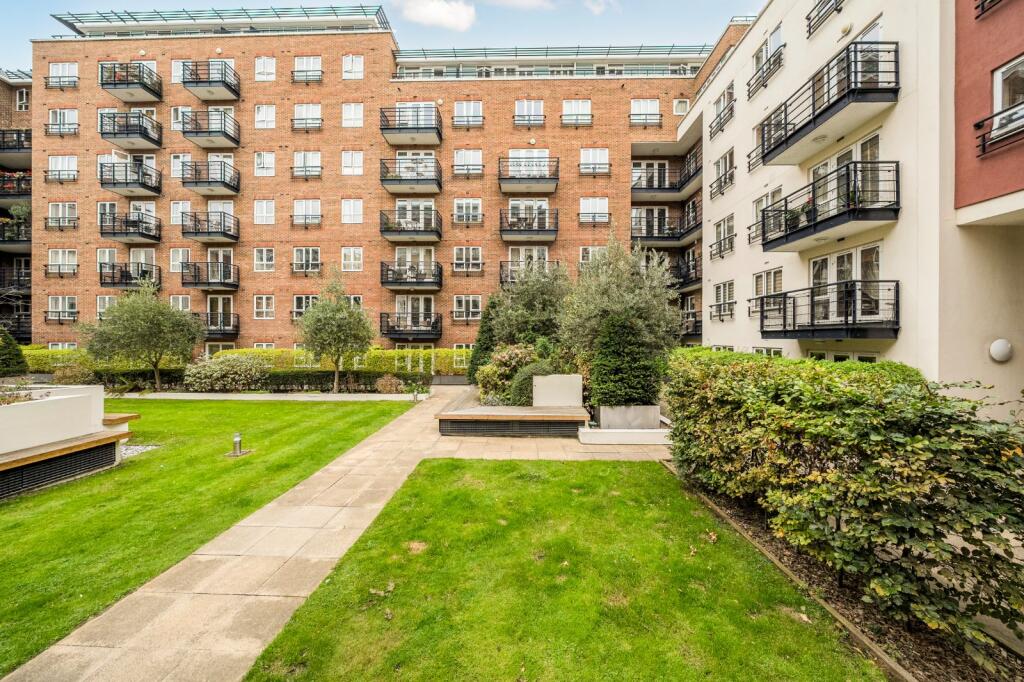 3 bed 1st Floor Flat for rent in Kingston upon Thames. From Kinleigh Folkard & Hayward - Sales - Kingston Upon Thames