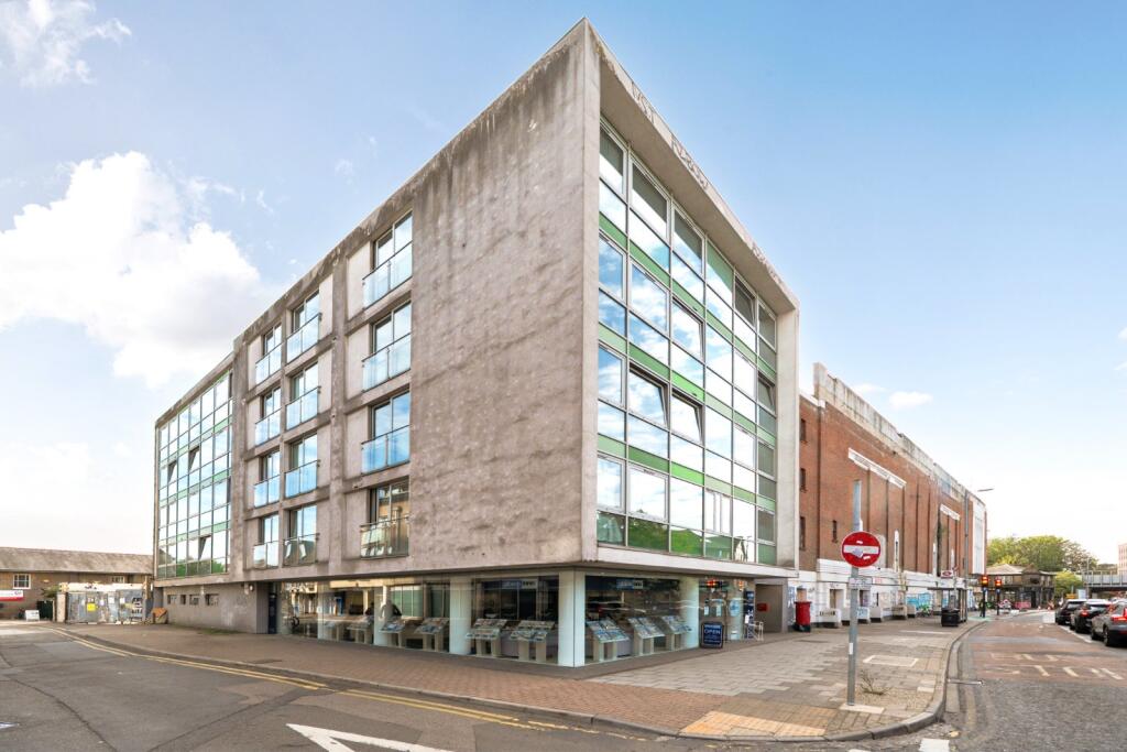 1 bed 1st Floor Flat for rent in Kingston upon Thames. From Kinleigh Folkard & Hayward - Sales - Kingston Upon Thames