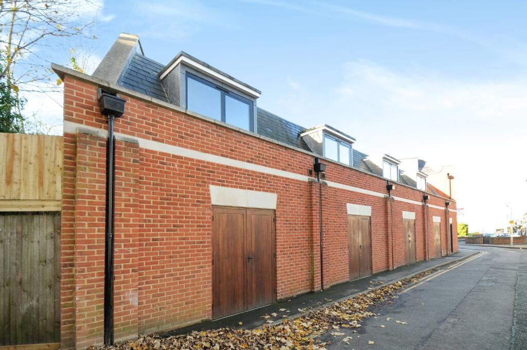 2 bed 1st Floor Flat for rent in Kingston upon Thames. From Kinleigh Folkard & Hayward - Sales - Kingston Upon Thames 2 bed 1st Floor Flat for rent in Kingston upon Thames. From Kinleigh Folkard & Hayward - Sales - Kingston Upon Thames
