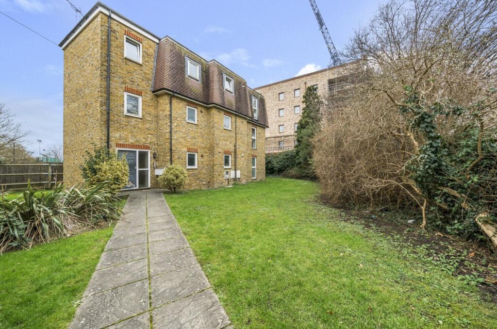 2 bed 1st Floor Flat for rent in Kingston upon Thames. From Kinleigh Folkard & Hayward - Sales - Kingston Upon Thames