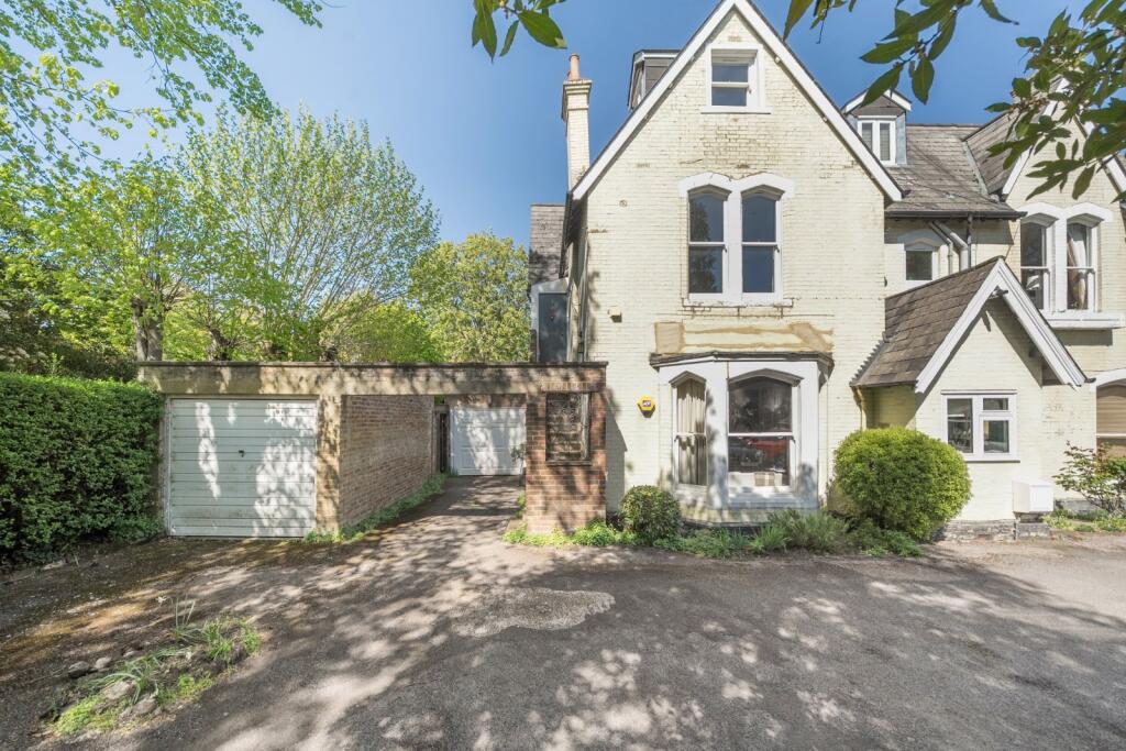 5 bed Annexe for rent in Kingston upon Thames. From Kinleigh Folkard & Hayward - Sales - Kingston Upon Thames