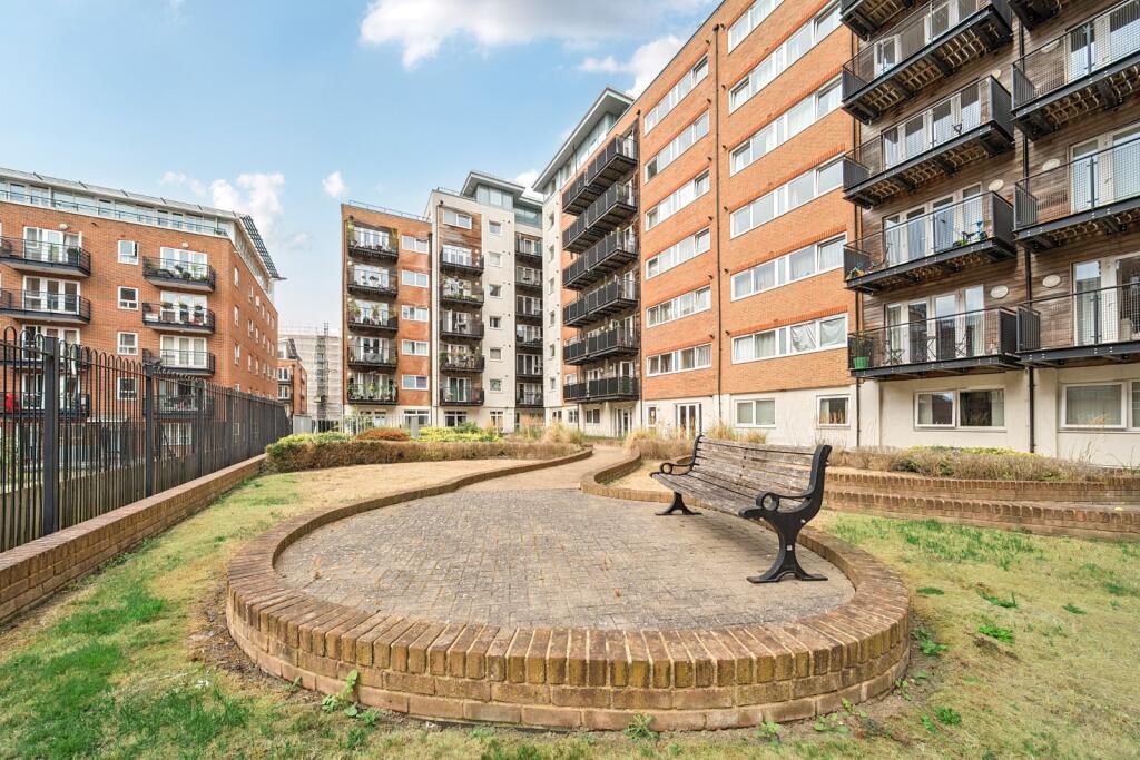 2 bed 1st Floor Flat for rent in Kingston upon Thames. From Kinleigh Folkard & Hayward - Sales - Kingston Upon Thames