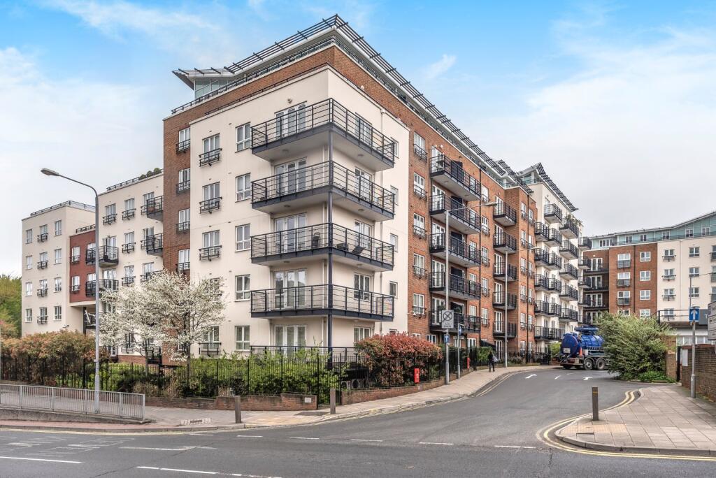 2 bed 1st Floor Flat for rent in Kingston upon Thames. From Kinleigh Folkard & Hayward - Sales - Kingston Upon Thames