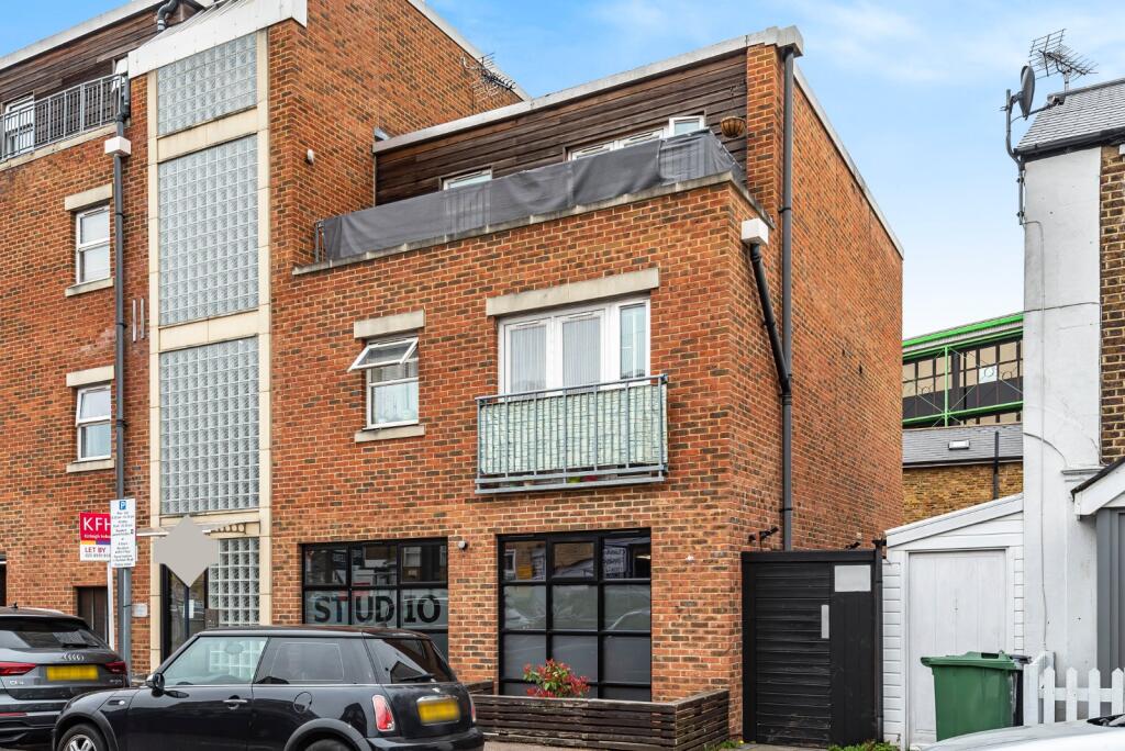 1 bed 1st Floor Flat for rent in Kingston upon Thames. From Kinleigh Folkard & Hayward - Sales - Kingston Upon Thames 1 bed 1st Floor Flat for rent in Kingston upon Thames. From Kinleigh Folkard & Hayward - Sales - Kingston Upon Thames