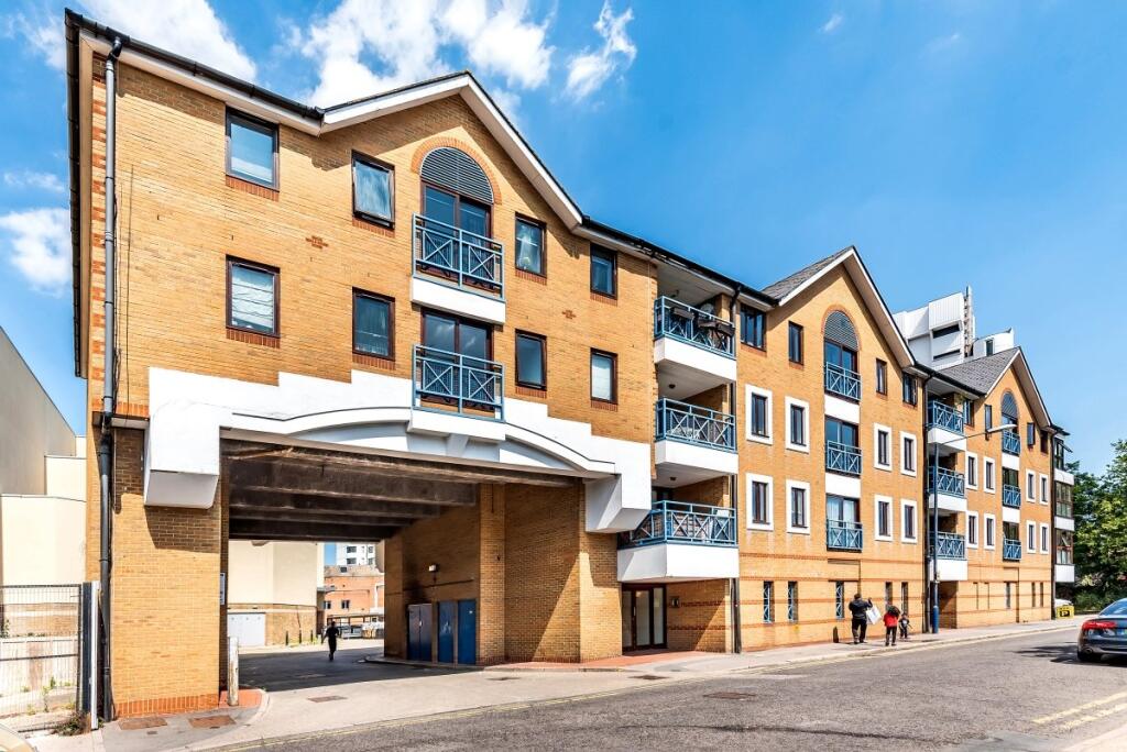 1 bed 1st Floor Flat for rent in Kingston upon Thames. From Kinleigh Folkard & Hayward - Sales - Kingston Upon Thames