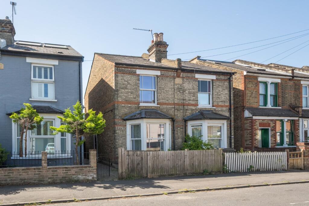 2 bed Semi Detached for rent in Kingston upon Thames. From Kinleigh Folkard & Hayward - Sales - Kingston Upon Thames