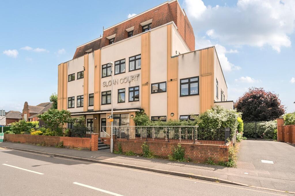 2 bed 1st Floor Flat for rent in New Malden. From Kinleigh Folkard & Hayward - Sales - Kingston Upon Thames