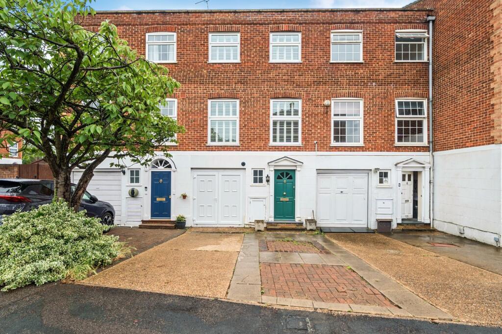 4 bed Car Parking for rent in Kingston upon Thames. From Kinleigh Folkard & Hayward - Sales - Kingston Upon Thames 4 bed Car Parking for rent in Kingston upon Thames. From Kinleigh Folkard & Hayward - Sales - Kingston Upon Thames