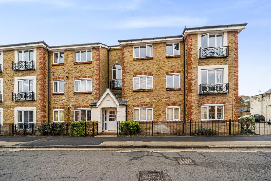 2 bed 1st Floor Flat for rent in Kingston upon Thames. From Kinleigh Folkard & Hayward - Sales - Kingston Upon Thames 2 bed 1st Floor Flat for rent in Kingston upon Thames. From Kinleigh Folkard & Hayward - Sales - Kingston Upon Thames
