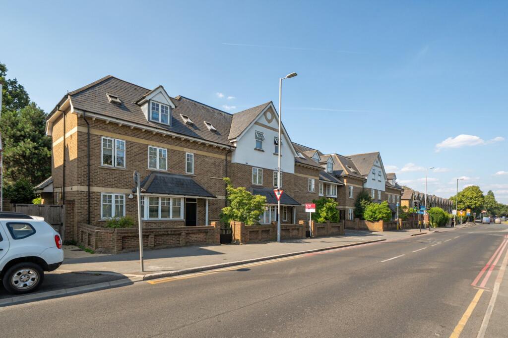2 bed 1st Floor Flat for rent in London. From Kinleigh Folkard & Hayward - Sales - Kingston Upon Thames
