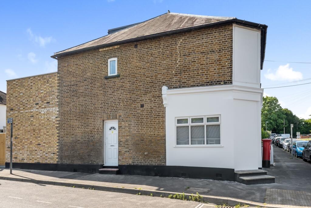 3 bed 1st Floor Flat for rent in Kingston upon Thames. From Kinleigh Folkard & Hayward - Sales - Kingston Upon Thames