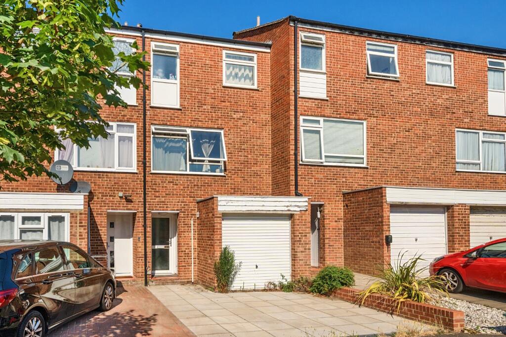 4 bed Mid Terraced House for rent in Kingston upon Thames. From Kinleigh Folkard & Hayward - Sales - Kingston Upon Thames 4 bed Mid Terraced House for rent in Kingston upon Thames. From Kinleigh Folkard & Hayward - Sales - Kingston Upon Thames