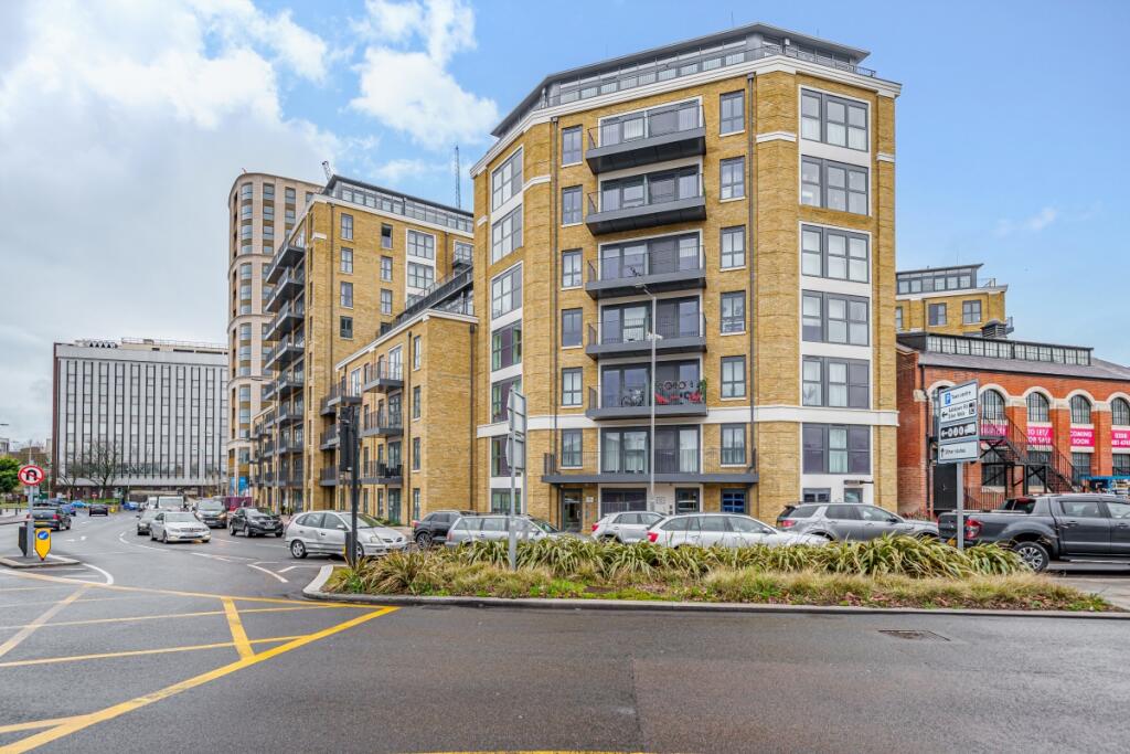 1 bed 1st Floor Flat for rent in Kingston upon Thames. From Kinleigh Folkard & Hayward - Sales - Kingston Upon Thames
