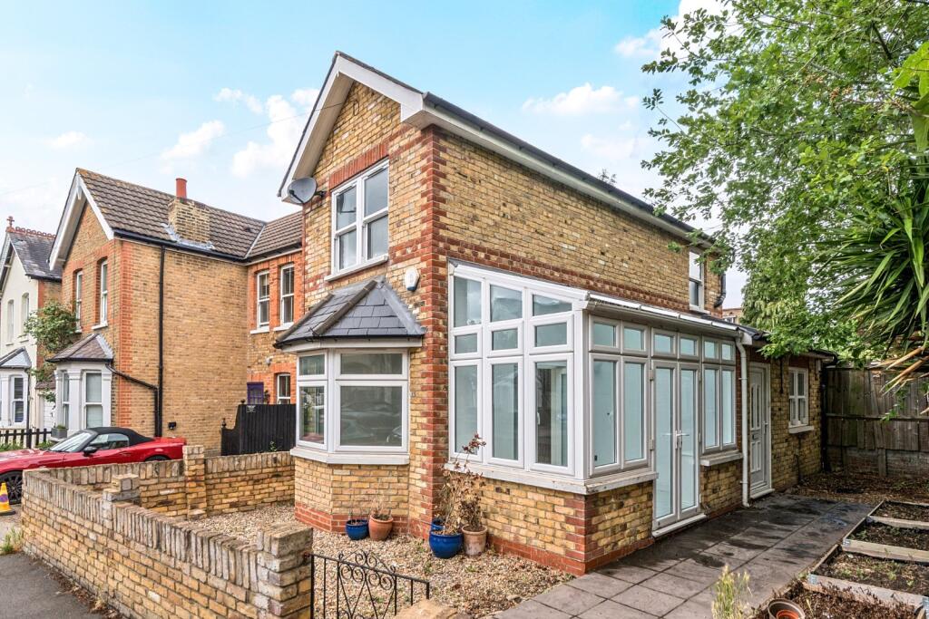 1 bed Detached for rent in Kingston upon Thames. From Kinleigh Folkard & Hayward - Sales - Kingston Upon Thames 1 bed Detached for rent in Kingston upon Thames. From Kinleigh Folkard & Hayward - Sales - Kingston Upon Thames