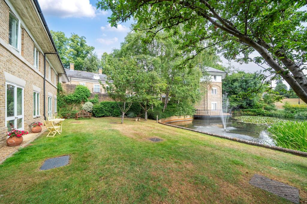 4 bed Mid Terraced House for rent in Kingston upon Thames. From Kinleigh Folkard & Hayward - Sales - Kingston Upon Thames