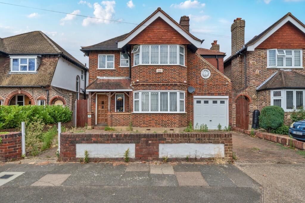 4 bed Detached for rent in New Malden. From Kinleigh Folkard & Hayward - Sales - Kingston Upon Thames 4 bed Detached for rent in New Malden. From Kinleigh Folkard & Hayward - Sales - Kingston Upon Thames