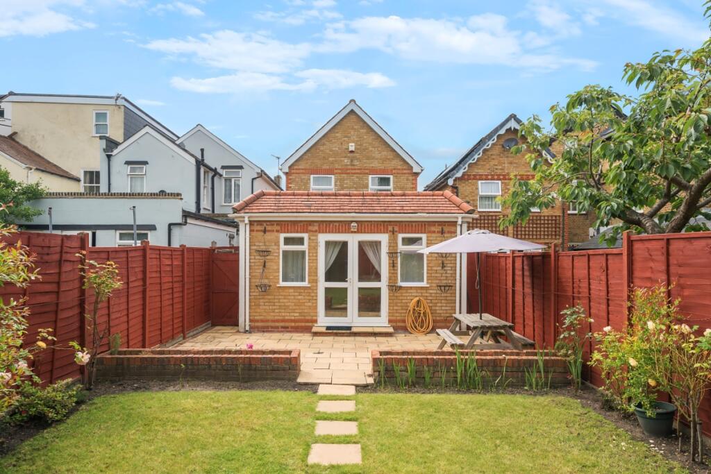 5 bed Detached for rent in Surbiton. From Kinleigh Folkard & Hayward - Sales - Kingston Upon Thames 5 bed Detached for rent in Surbiton. From Kinleigh Folkard & Hayward - Sales - Kingston Upon Thames
