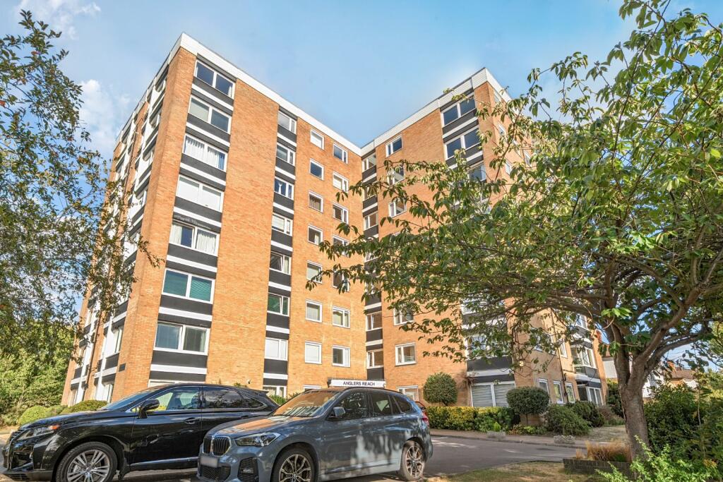 2 bed 1st Floor Flat for rent in Surbiton. From Kinleigh Folkard & Hayward - Sales - Kingston Upon Thames 2 bed 1st Floor Flat for rent in Surbiton. From Kinleigh Folkard & Hayward - Sales - Kingston Upon Thames