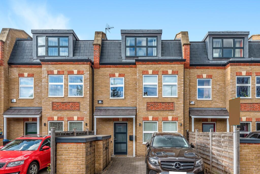 4 bed Detached for rent in New Malden. From Kinleigh Folkard & Hayward - Sales - Kingston Upon Thames 4 bed Detached for rent in New Malden. From Kinleigh Folkard & Hayward - Sales - Kingston Upon Thames