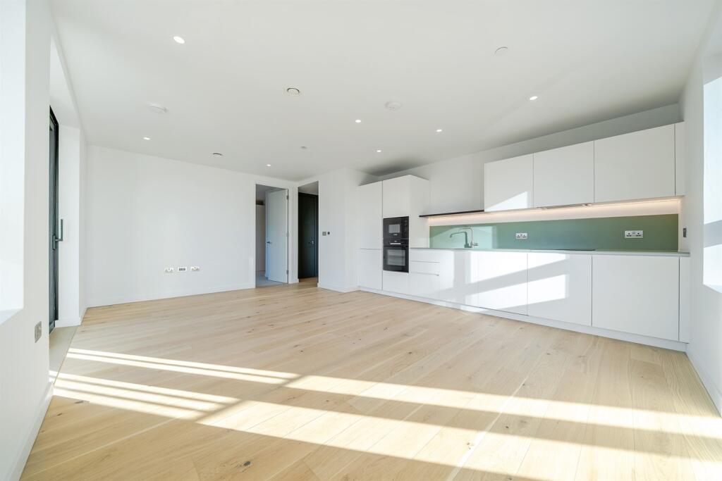 2 bed Apartment for rent in Greenwich. From Greenwich Peninsula Sales - London - Sales 2 bed Apartment for rent in Greenwich. From Greenwich Peninsula Sales - London - Sales