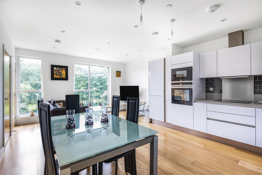 3 bed Detached for rent in Greenwich. From Greenwich Peninsula Sales - London - Sales 3 bed Detached for rent in Greenwich. From Greenwich Peninsula Sales - London - Sales