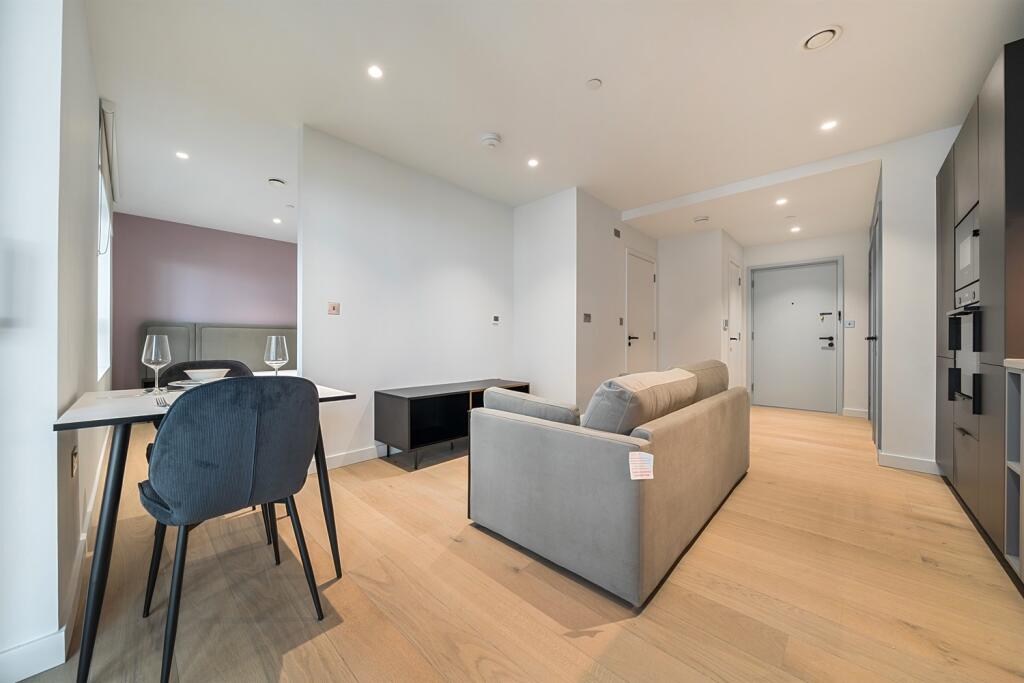 4 bed Apartment for rent in Greenwich. From Greenwich Peninsula Sales - London - Sales