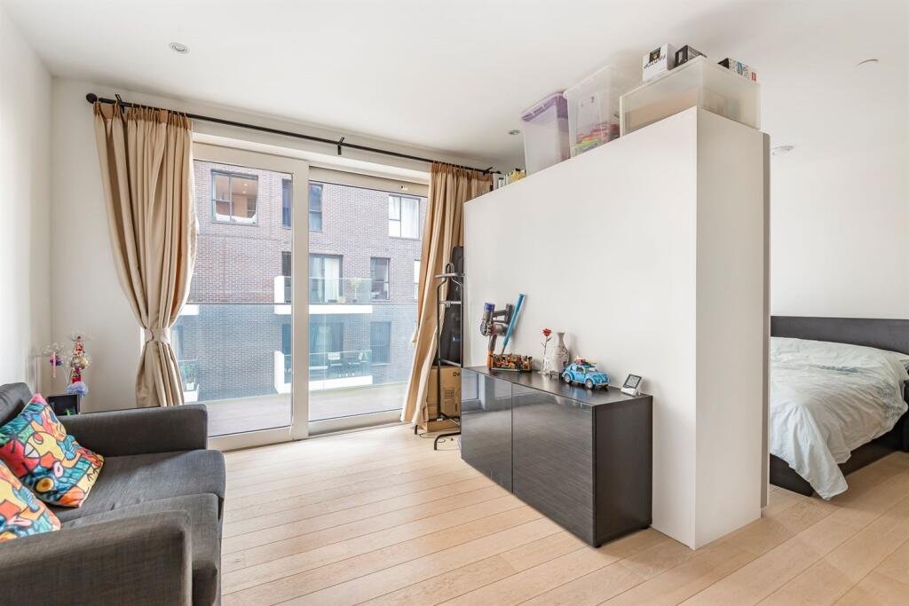 4 bed Apartment for rent in Greenwich. From Greenwich Peninsula Sales - London - Sales 4 bed Apartment for rent in Greenwich. From Greenwich Peninsula Sales - London - Sales