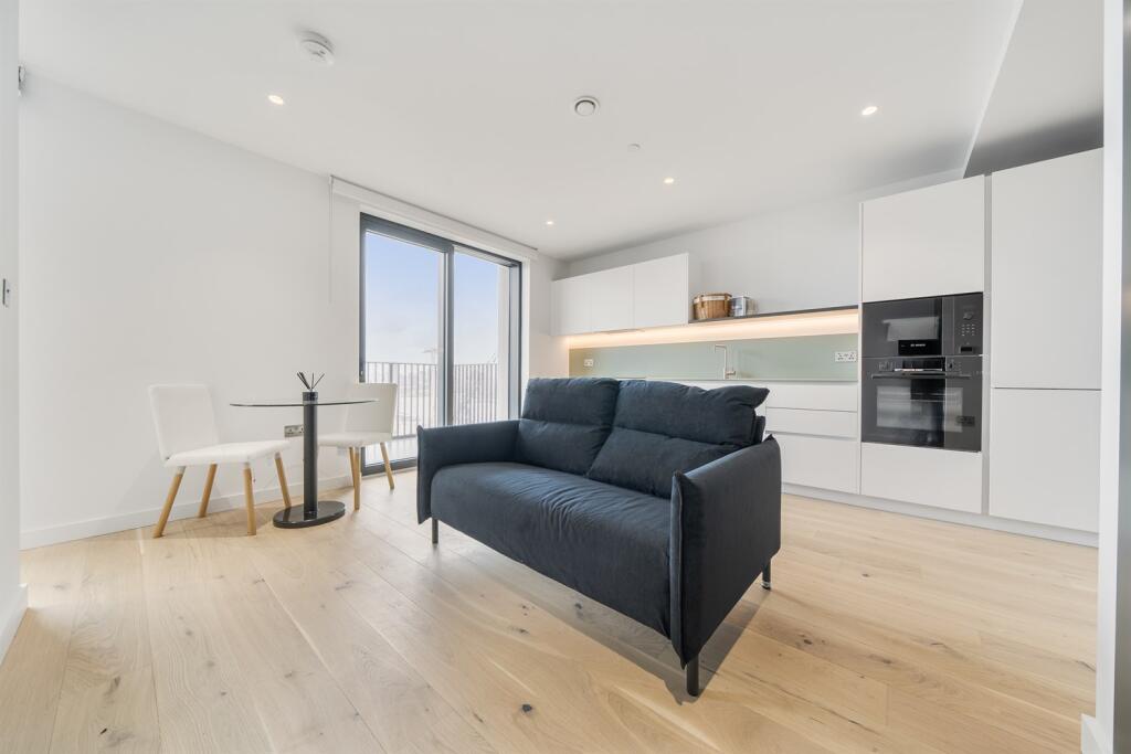 4 bed Apartment for rent in Greenwich. From Greenwich Peninsula Sales - London - Sales 4 bed Apartment for rent in Greenwich. From Greenwich Peninsula Sales - London - Sales