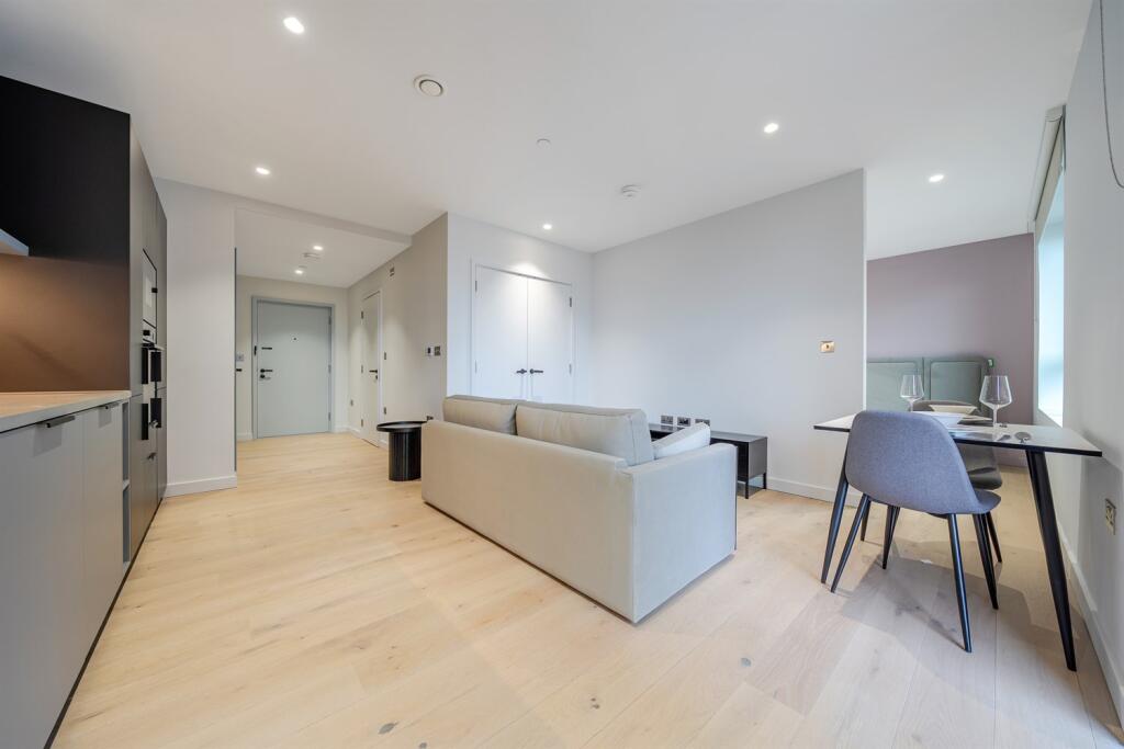 4 bed Apartment for rent in Greenwich. From Greenwich Peninsula Sales - London - Sales