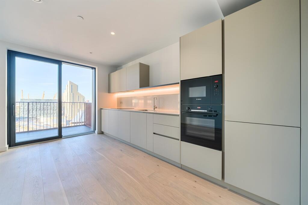 4 bed Apartment for rent in Greenwich. From Greenwich Peninsula Sales - London - Sales 4 bed Apartment for rent in Greenwich. From Greenwich Peninsula Sales - London - Sales