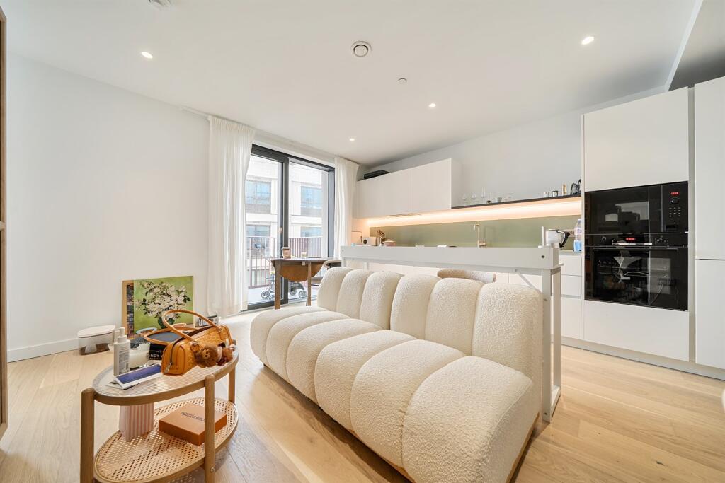 0 bed Apartment for rent in Greenwich. From Greenwich Peninsula Sales - London - Sales