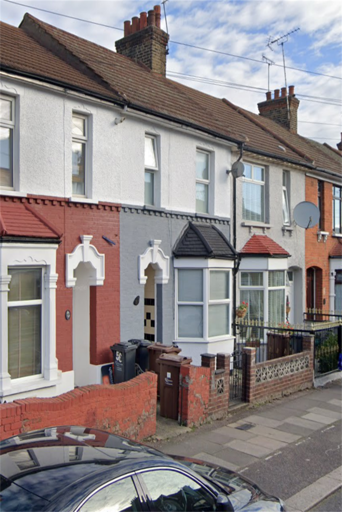 3 bed Mid Terraced House for rent in Barking. From Spencer James Residential - London