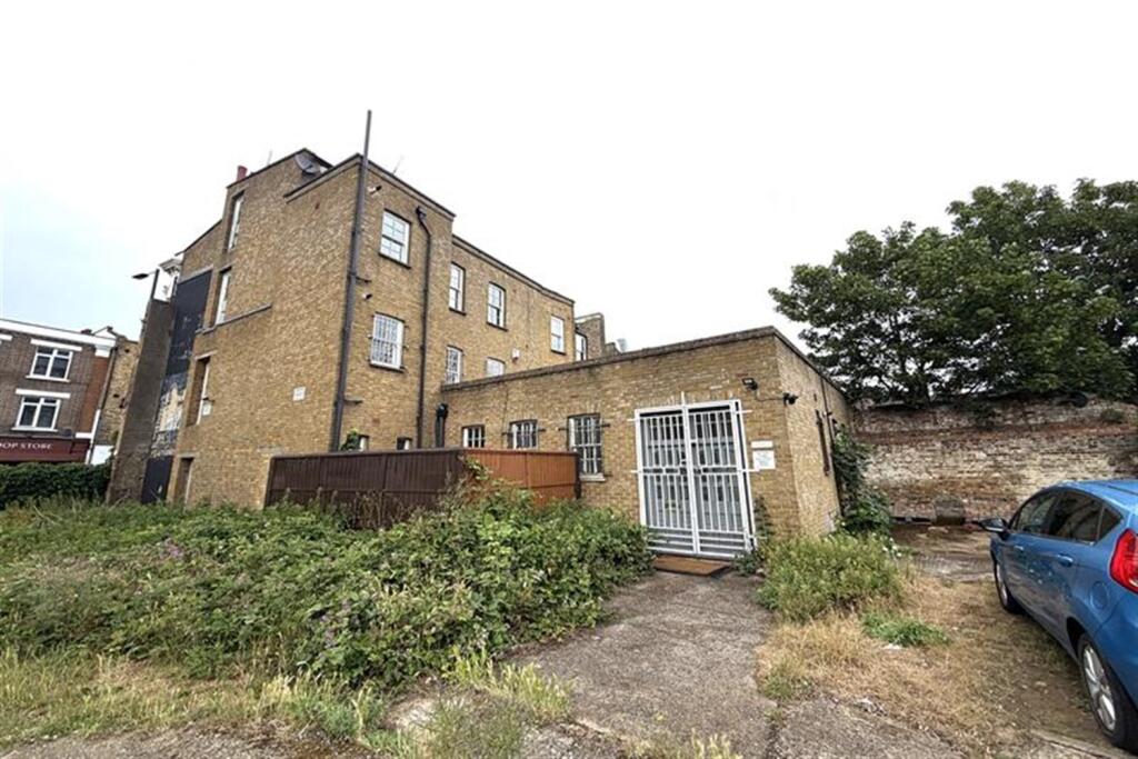3 bed Apartment for rent in Stoke Newington. From Spencer James Residential - London