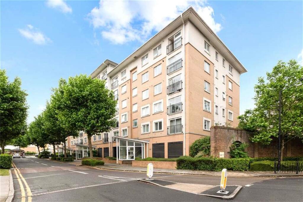 2 bed Apartment for rent in Poplar. From Spencer James Residential - London 2 bed Apartment for rent in Poplar. From Spencer James Residential - London