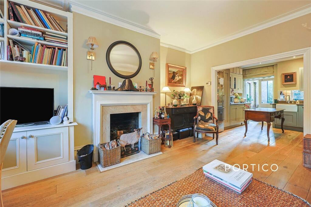 3 bed 1st Floor Flat for rent in London. From Portico - Battersea Square