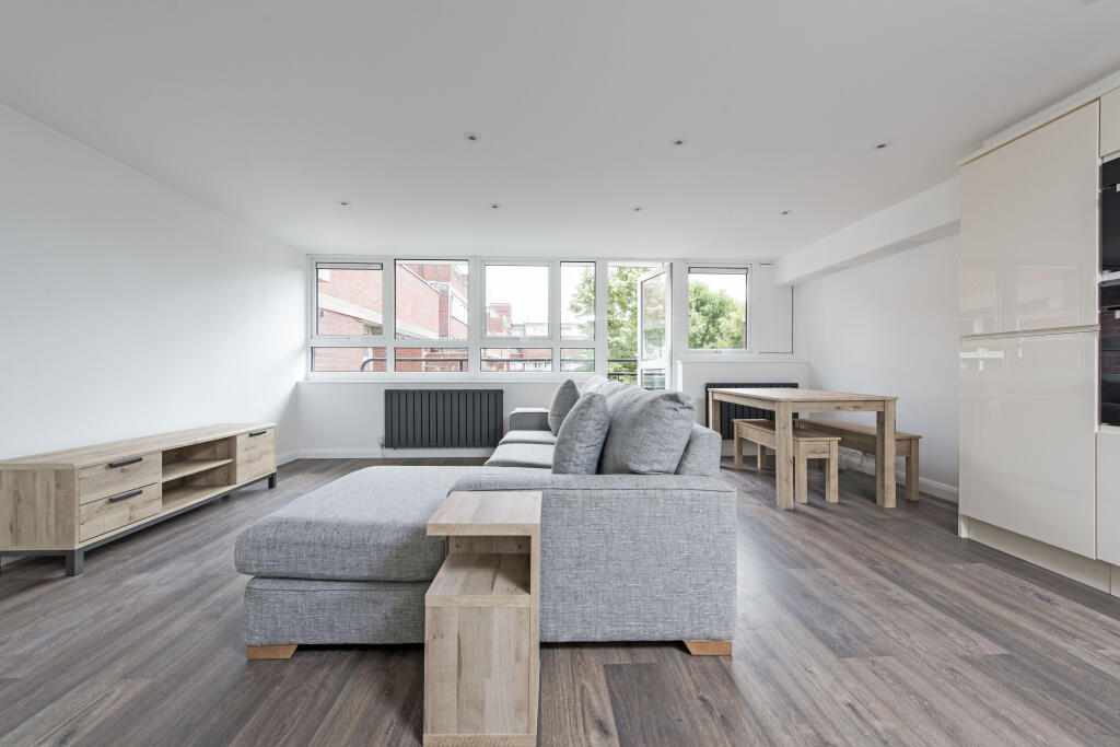 3 bed 1st Floor Flat for rent in Battersea. From Portico - Battersea Square