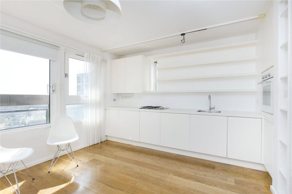 2 bed 1st Floor Flat for rent in Battersea. From Portico - Battersea Square 2 bed 1st Floor Flat for rent in Battersea. From Portico - Battersea Square