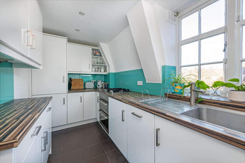 2 bed 1st Floor Flat for rent in Battersea. From Portico - Battersea Square