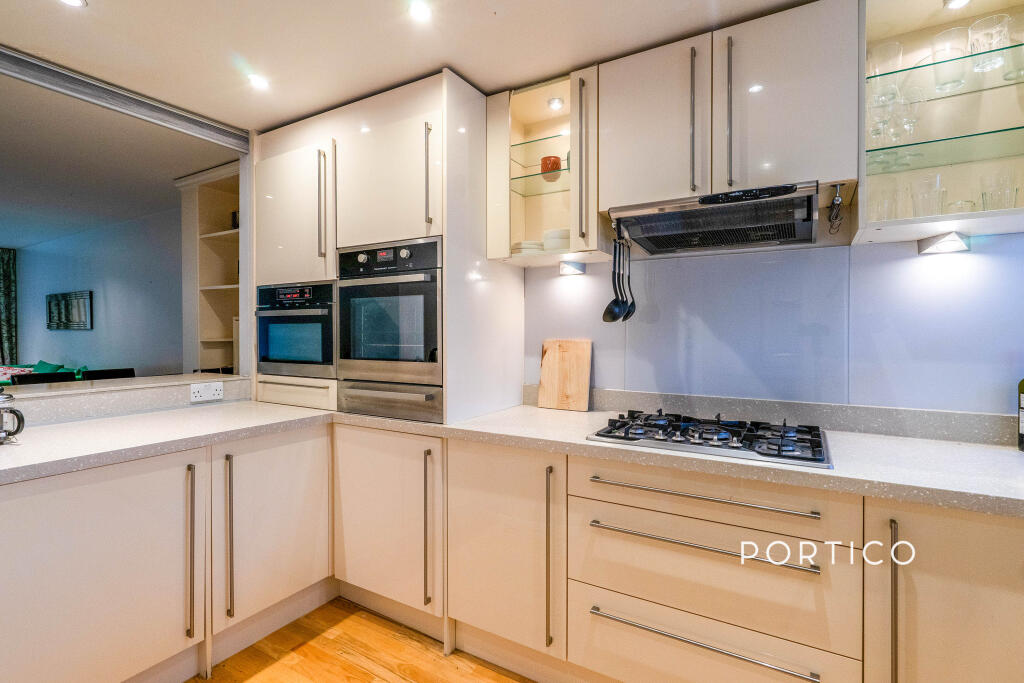 2 bed 1st Floor Flat for rent in Battersea. From Portico - Battersea Square 2 bed 1st Floor Flat for rent in Battersea. From Portico - Battersea Square
