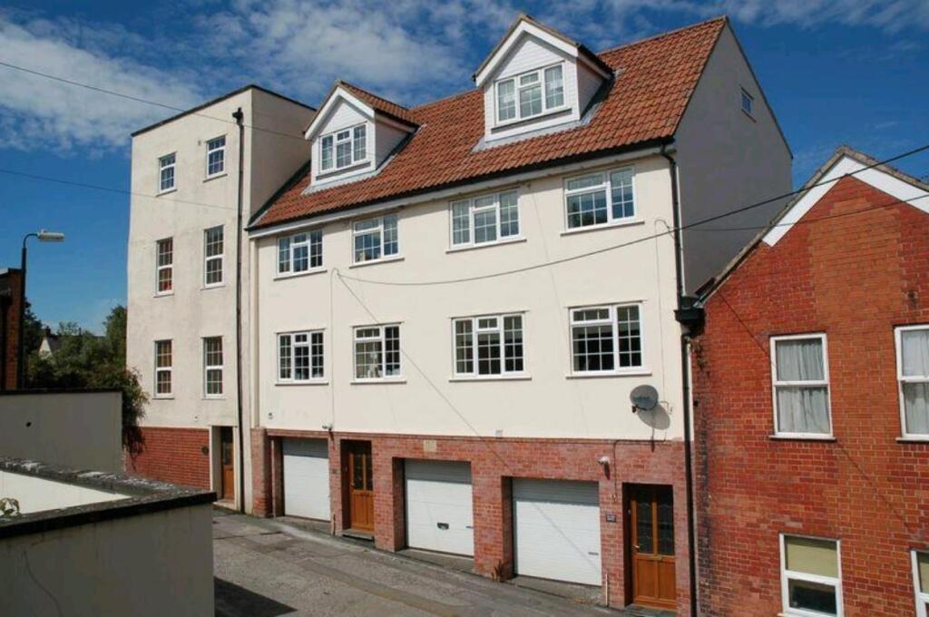 3 bed Detached for rent in Pill. From Goodman & Lilley - Shirehampton 3 bed Detached for rent in Pill. From Goodman & Lilley - Shirehampton