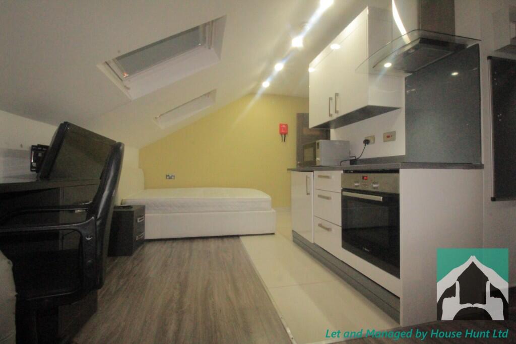 1 bed Mid Terraced House for rent in Birmingham. From House Hunt - Birmingham