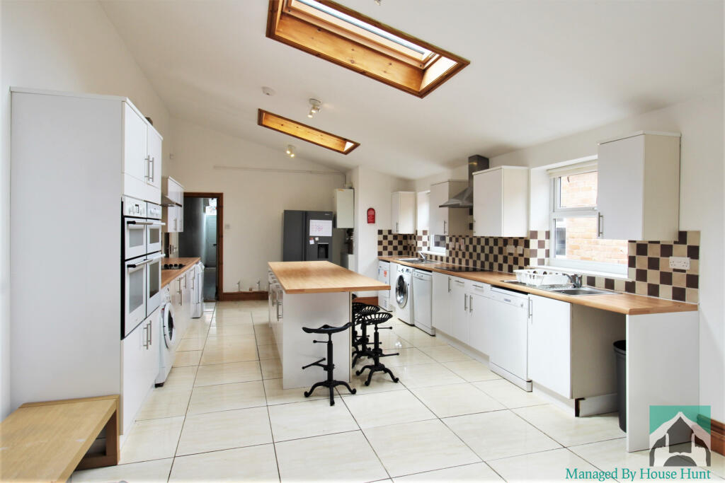 10 bed Mid Terraced House for rent in Birmingham. From House Hunt - Birmingham 10 bed Mid Terraced House for rent in Birmingham. From House Hunt - Birmingham
