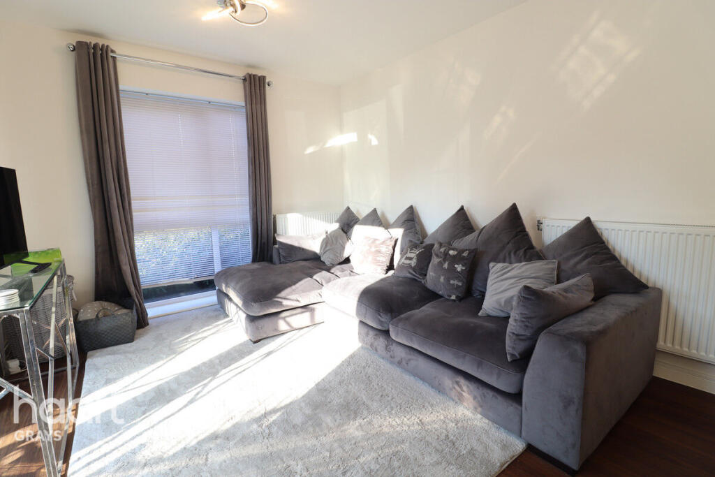 1 bed 1st Floor Flat for rent in Grays. From haart - Grays