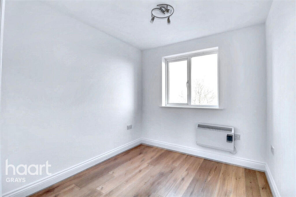 2 bed 1st Floor Flat for rent in Grays. From haart - Grays