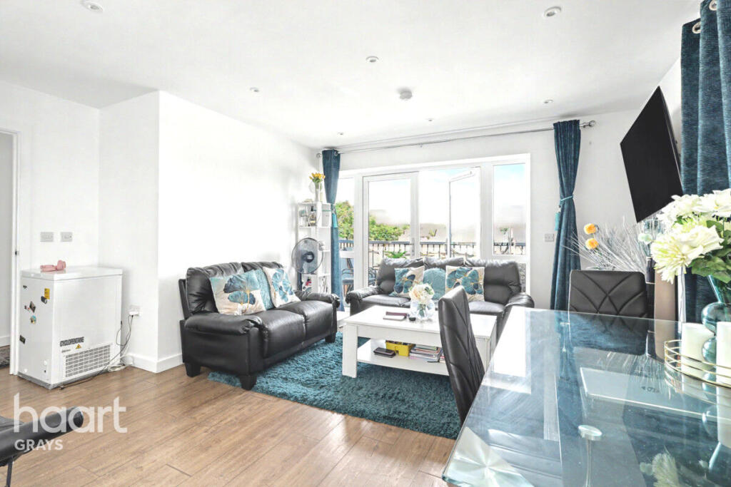 2 bed 1st Floor Flat for rent in South Stifford. From haart - Grays 2 bed 1st Floor Flat for rent in South Stifford. From haart - Grays