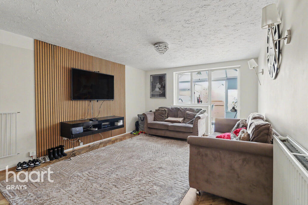 2 bed Mid Terraced House for rent in Grays. From haart - Grays
