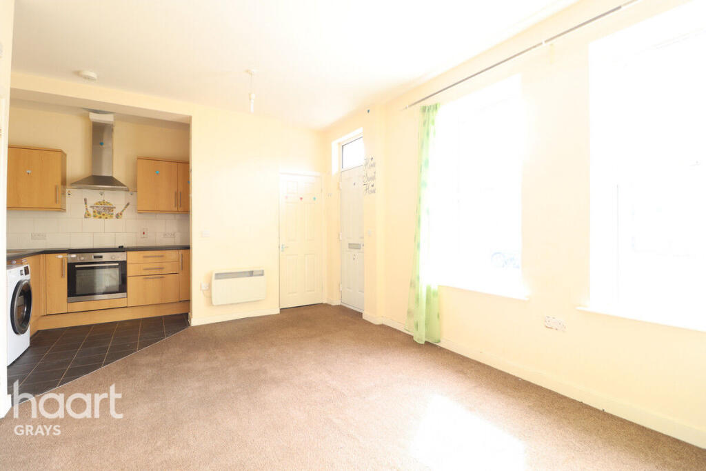 2 bed Mid Terraced House for rent in Tilbury. From haart - Grays
