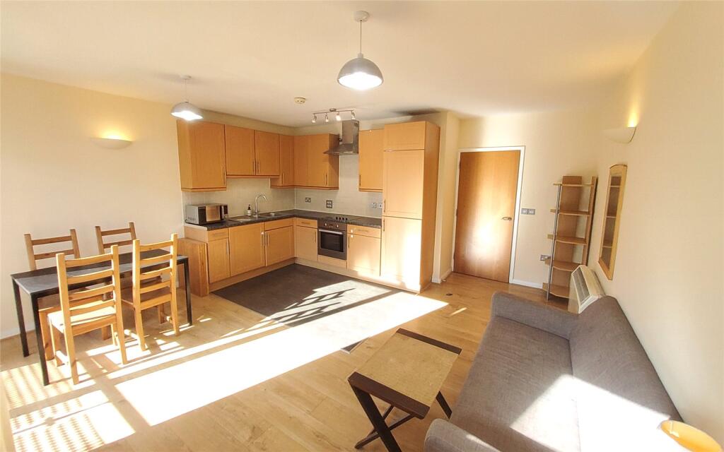2 bed Apartment for rent in Harrow. From Ellis & Co - Stanmore