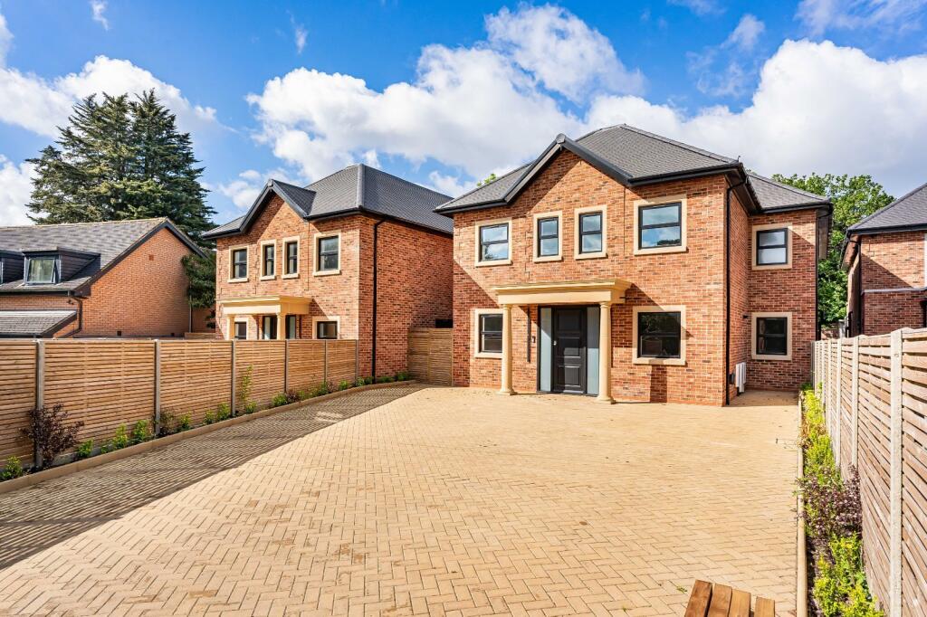 5 bed Detached for rent in Stanmore. From Ellis & Co - Stanmore